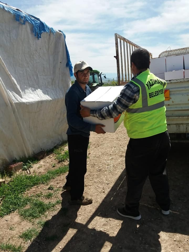 Yazıhan’da Ramazan Gıda Yardımı Yapılıyor