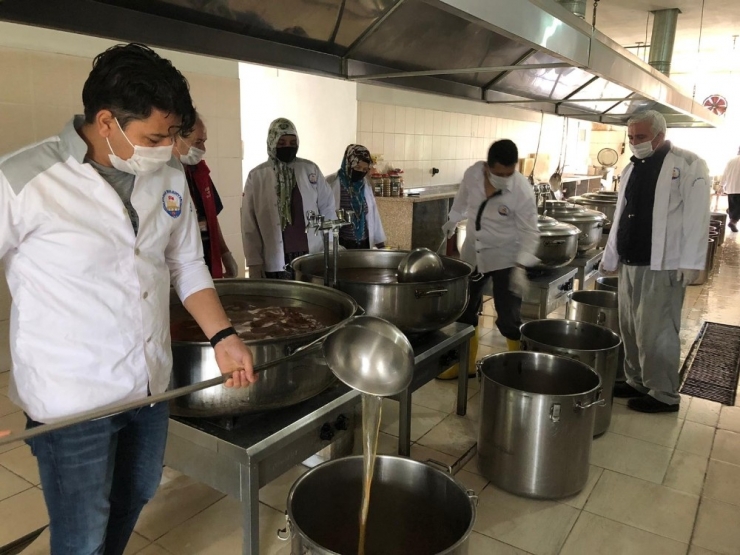 İftar Sofraları Evlere Taşınıyor