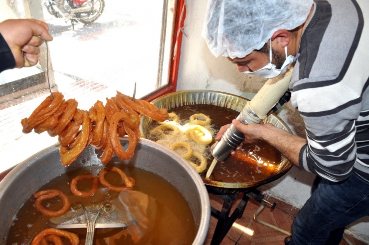 Ramazan Ayının Vazgeçilmez Tatlıları Görücüye Çıktı