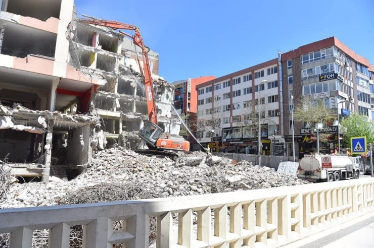 Turan Hançerli, “Avcılar’daki Tüm Yapıların Kimliklerini Tek Tek Hazırladım”