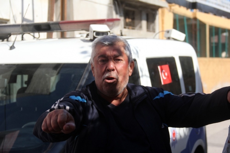 Sokağa Çıkma Kısıtlamasında Akrabasını Bıçakladı