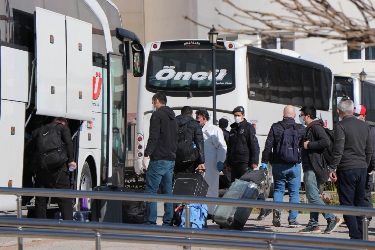 Cibuti Ve Somali’den Getirilen 123 Türk Vatandaşı Nevşehir’de Karantinaya Alındı