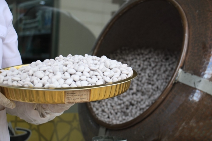 Elazığ’ın "Beyaz Altını" Badem Şekerinde Ramazan Bereketi