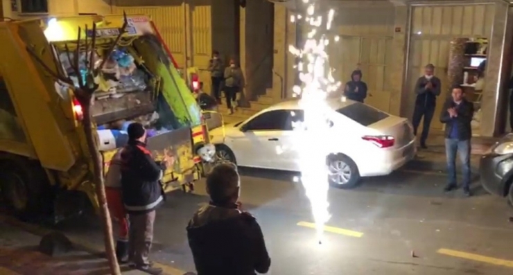 Esenler’de Vatandaşlardan Temizlik Görevlilerine Sürpriz