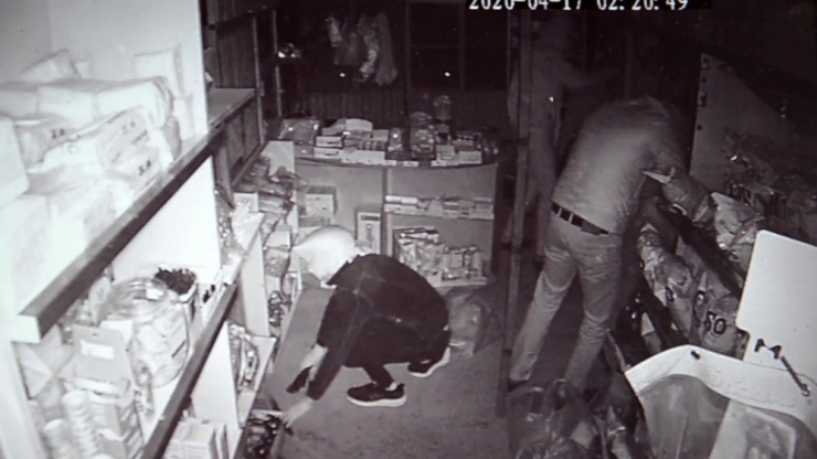 Karaman’da Hırsızlar İş Yeri Sahibinin Ayakkabılarını Bile Çaldı