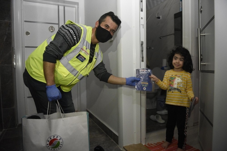 Kepez’de 927 Bin 336 Adet Yıkanabilir Maske Dağıtıldı