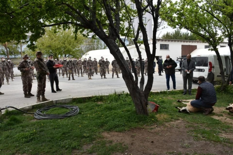 Pöh Timi Dualarla Barış Pınarı Bölgesine Uğurlandı