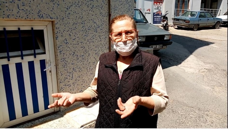 ‘Sinirden Ellerim Titriyor’ Diyerek Köpeğini Ezen Sürücüye Tepki Gösterdi