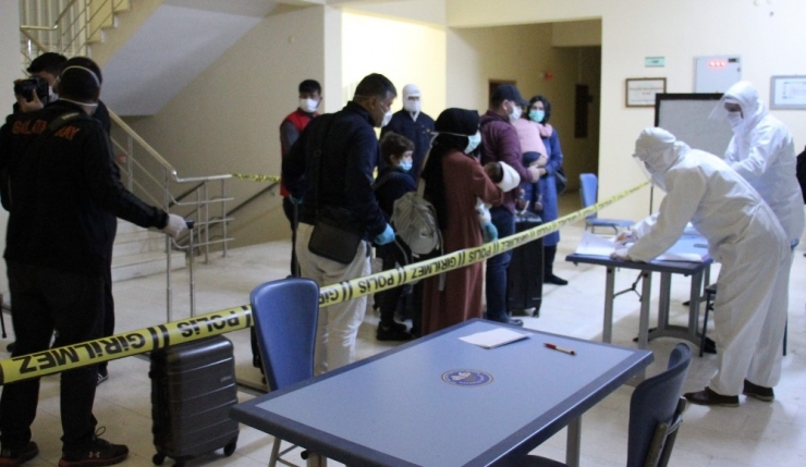 Nijerya Ve Gana’dan Getirilen 123 Türk Vatandaşı Aydın’da Karantinaya Alındı