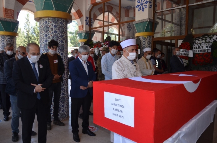 Şehit Oğlunun Cenazesine Sedyeyle Katıldı