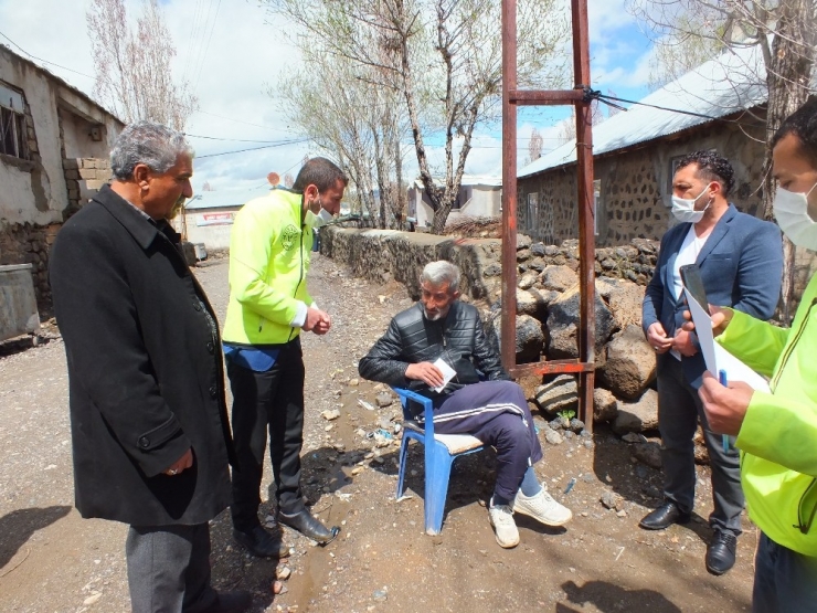 Gönüllü Gençlerden İhtiyaç Sahiplerine Yardım