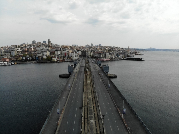 Eminönü Meydanı’nda Sessizlik Hakim