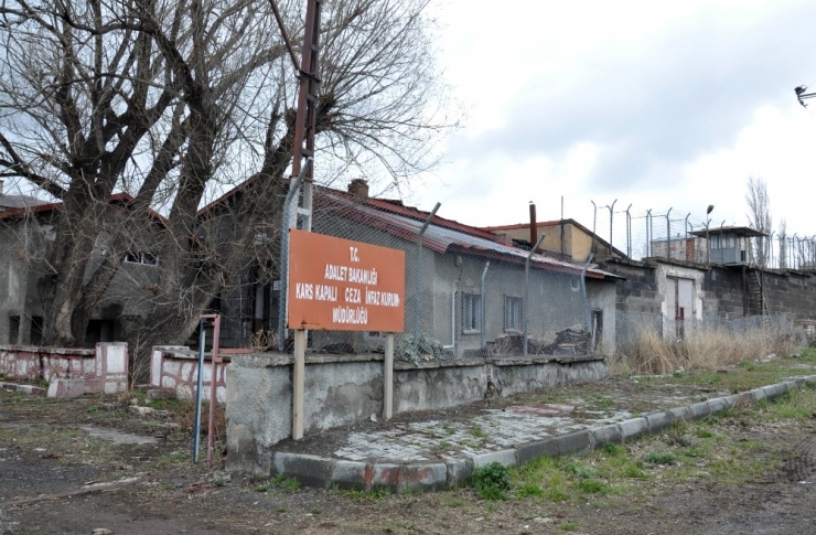 Stalin’in Kayınpederinin De Kaldığı Cezaevi Harabeye Döndü