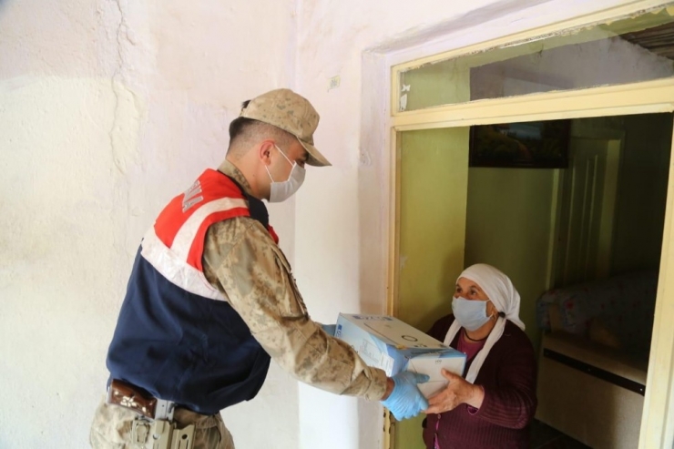 Vefa Ekibi,çiçek Teyzenin Şofben İhtiyacını Karşıladı