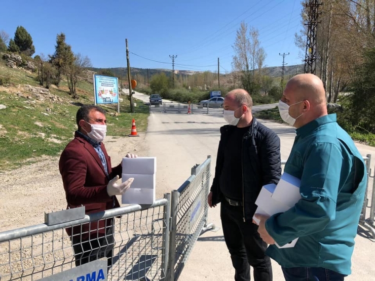 Ak Parti İl Başkanı Karabıyık Karantina Altındaki Mahallenin Muhtarından Bilgi Aldı