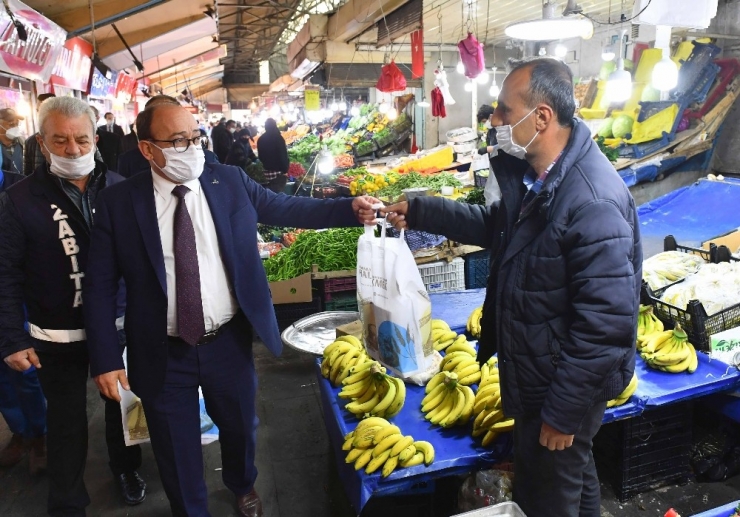 Ankara Büyükşehir Belediyesi, Ulus Halinde Maske, Eldiven Ve Dezenfektan Dağıttı