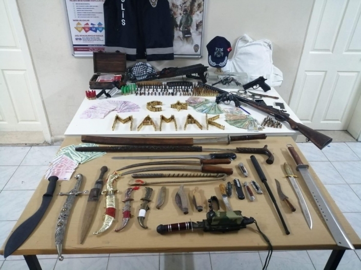 Ankara’da Durdurulan Araçtan Cephanelik Çıktı