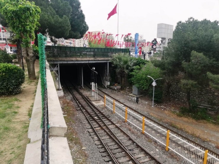 Aydın Tren Garı Öksüz Kaldı