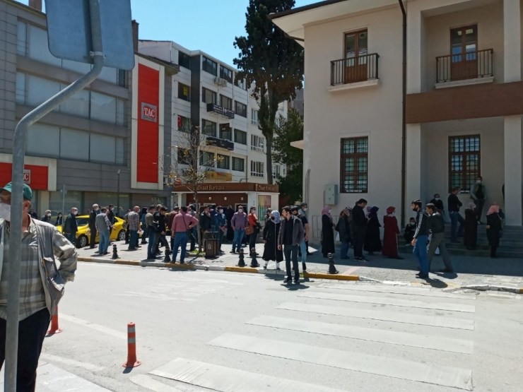 Sokağa Çıkma Kısıtlaması Sona Erdi Vatandaş Kendini Dışarıya Attı