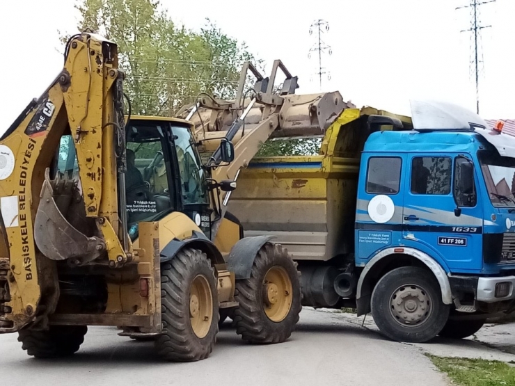 Başiskele’de Bahar Temizliği Sürüyor