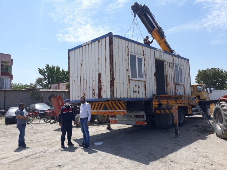 Denizli’de 4 Tonluk Konteyneri Çekici İle Çaldılar