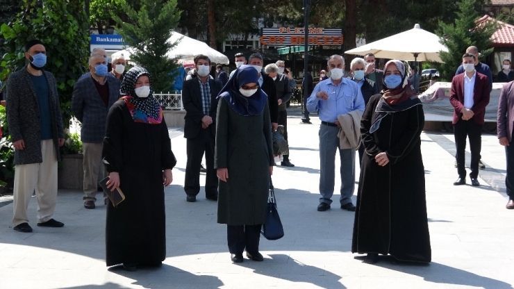 Sosyal Mesafeli Basın Açıklaması