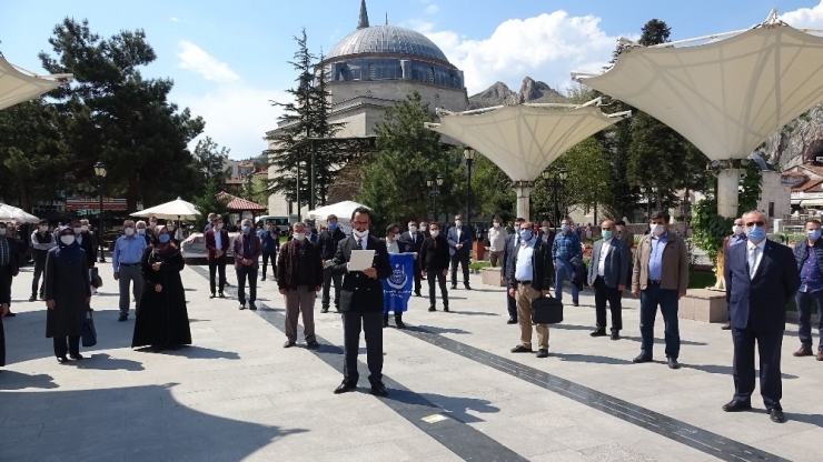 Sosyal Mesafeli Basın Açıklaması