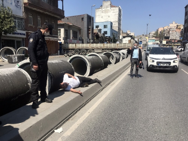 Beyoğlu’nda Yaralı Yakınını Gören Engelli Adam Baygınlık Geçirdi