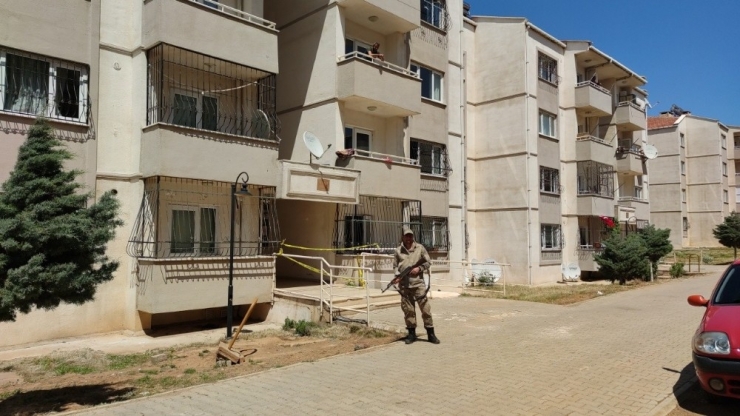 Korona Testi Negatif Çıkan Kişi Evinde Ölü Bulundu