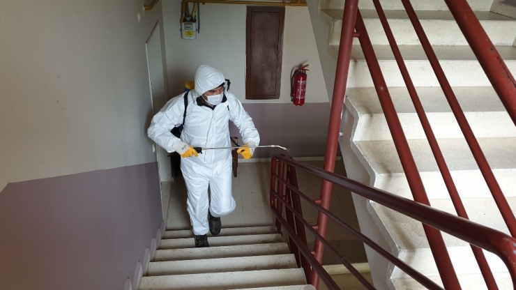 Kaynaşlı’da, Toki Ve Kalıcı Konutlarda Dezenfekte Edildi