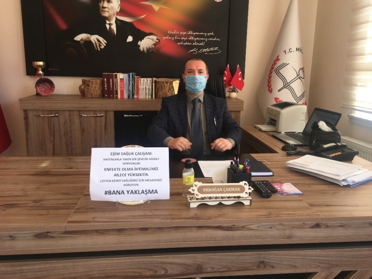 Müdürden ’Dombra’ Müzikli ’Korona Virüs’ Şarkısı