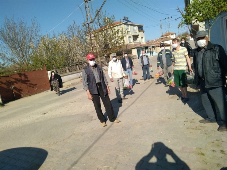 Karantinadaki Köye “Vefalı” Destek