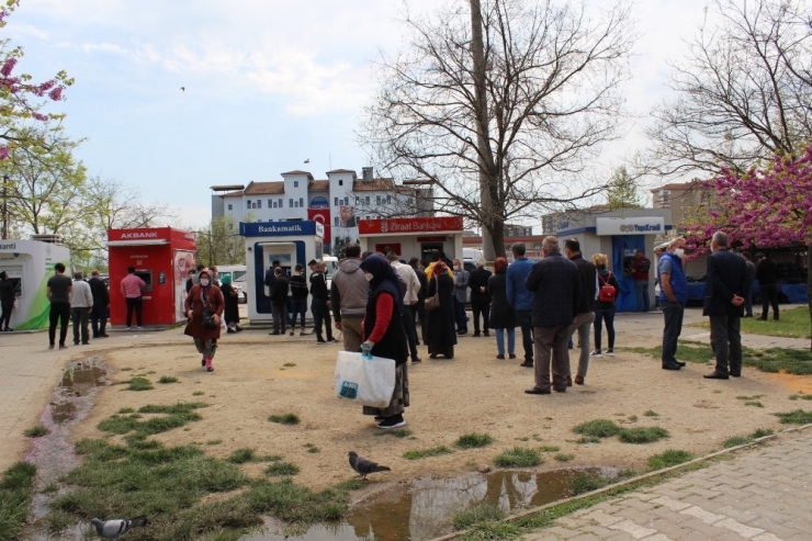 Sokaklar Doldu Taştı