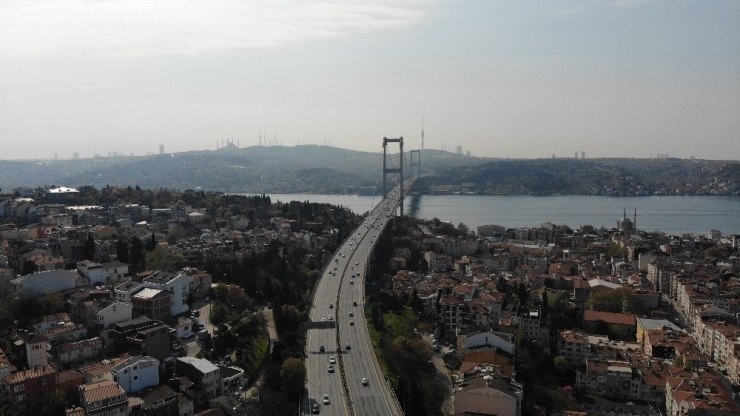 Kısıtlamanın Ardından 15 Temmuz Şehitler Köprüsü’ndeki Hareketlilik Havadan Görüntülendi