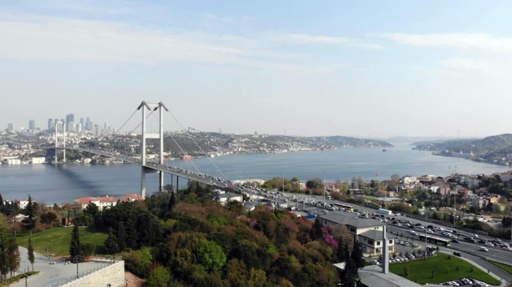 15 Temmuz Şehitler Köprüsü’nde Oluşan Trafik Havadan Görüntülendi