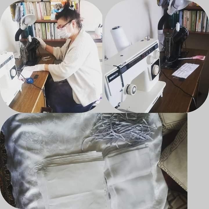 Burhaniye’de Gönüllüler Günde Bin Adet Maske Üretiyor