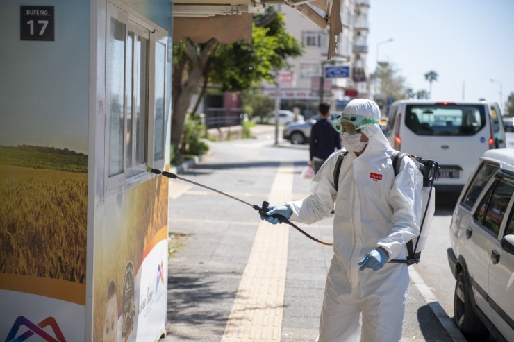 Ekmek Büfeleri Düzenli Olarak Dezenfekte Ediliyor