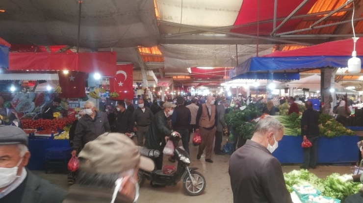 Sokağa Çıkma Yasağı Sona Erdi, Vatandaş Yine Bildiğini Okudu