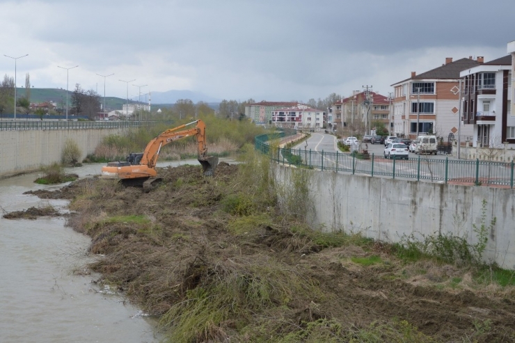 Tersakan’da Temizlik Çalışması