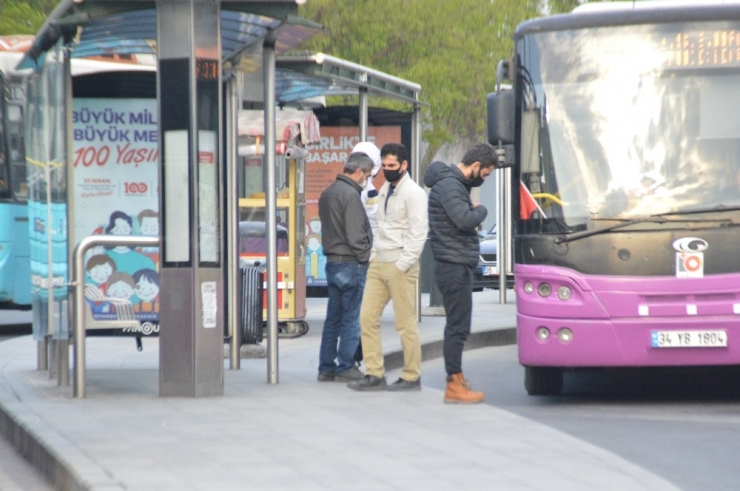 Sokağa Çıkma Kısıtlaması Sona Erdi, İşe Gitmek Zorunda Olanlar Yola Çıktı
