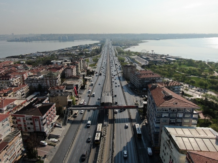 Sokağa Çıkma Kısıtlaması Sonrası E-5’teki Hareketlilik Havadan Görüntülendi