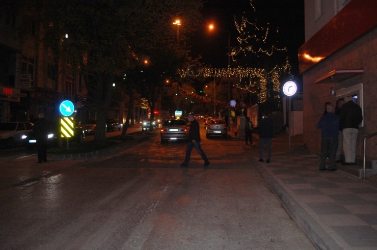 Sokaklarda Yine Aynı Manzara: ‘Canımız Çok Sıkıldı, Hava Almaya Çıktık’