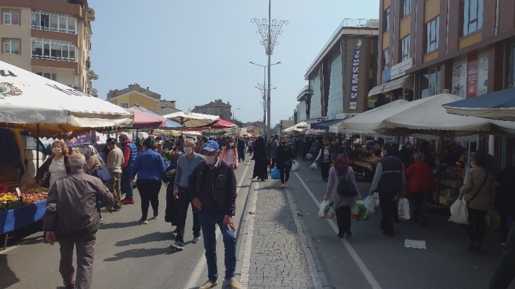 Kısıtlama Sonrası Pazarda Adım Atılacak Yer Kalmadı