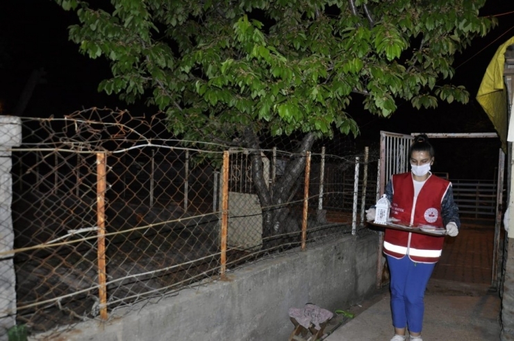 Tunceli’de Evlere Kandillerle Kahvaltı Servisi