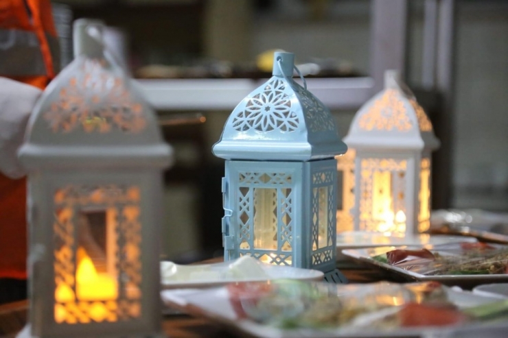 Tunceli’de Evlere Kandillerle Kahvaltı Servisi