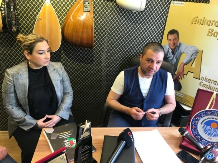 Ankaralı Sanatçıların Balkon Konseri Kavgası