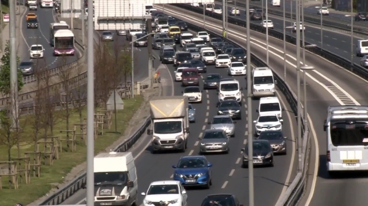 İstanbul’da Eve Dönüş Trafiği Eski Günlerini Aratmadı