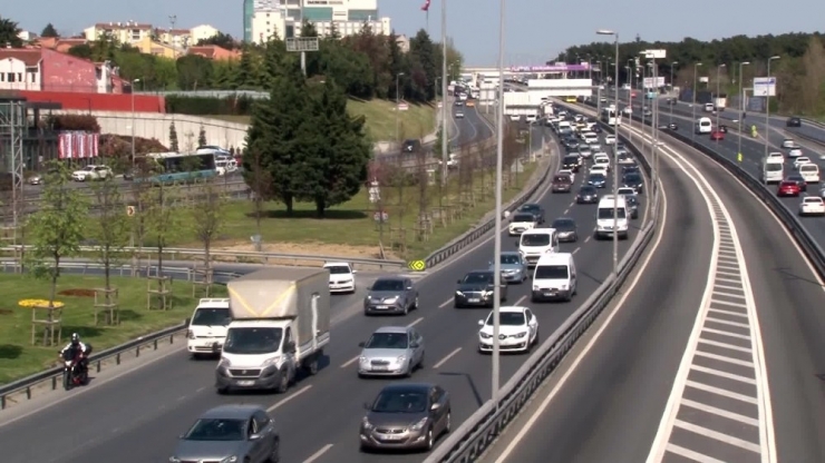 İstanbul’da Eve Dönüş Trafiği Eski Günlerini Aratmadı