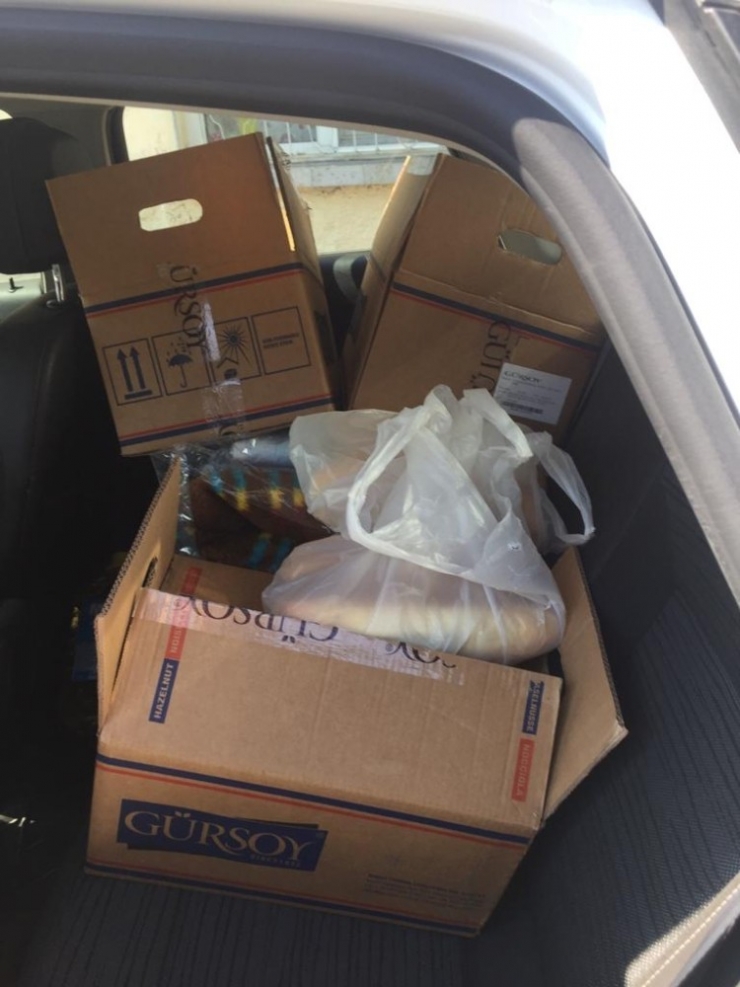 Öğretmenlerden Öğrencilerine Gıda Yardımı