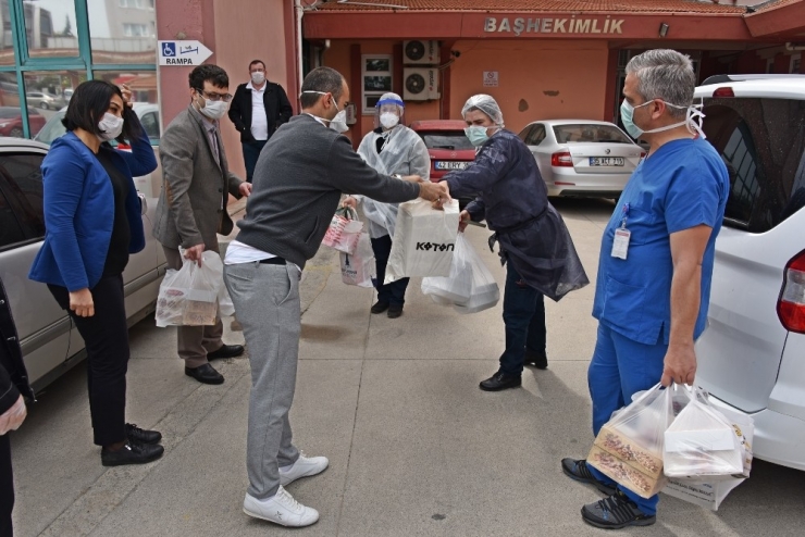 Siteler Mahallesinden Sağlık Çalışanlarına Moral Ziyareti